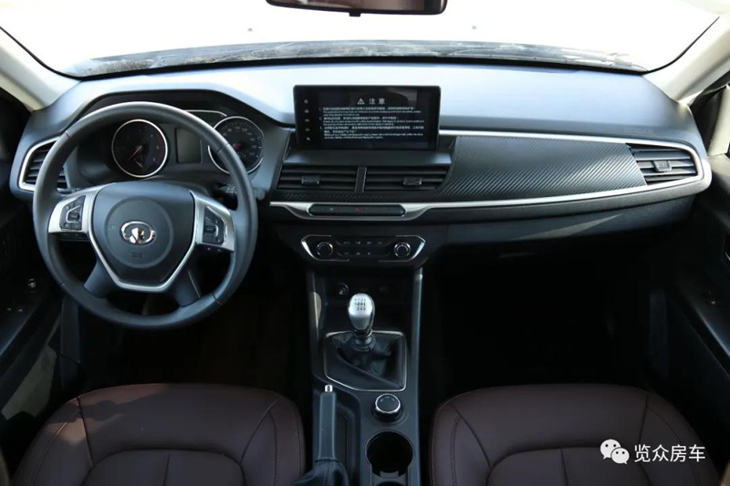 帶老人孩子出行,適合選這款房車 帶老人孩子出行,適合選這款房車