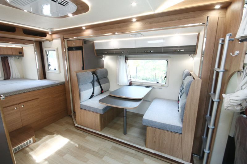 要大空間也更舒適，這樣的房車很棒