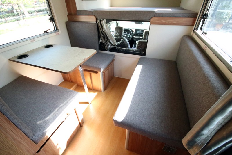 想要大床房車，可以看這兩款