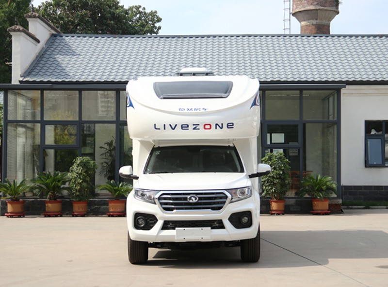 這款房車(chē)，勁大省油還是四驅(qū)房車(chē)