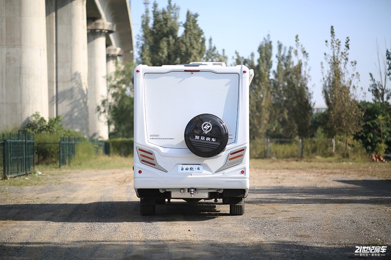 打響第二炮！搶先實拍體驗覽眾自由炮-B皮卡四驅房車