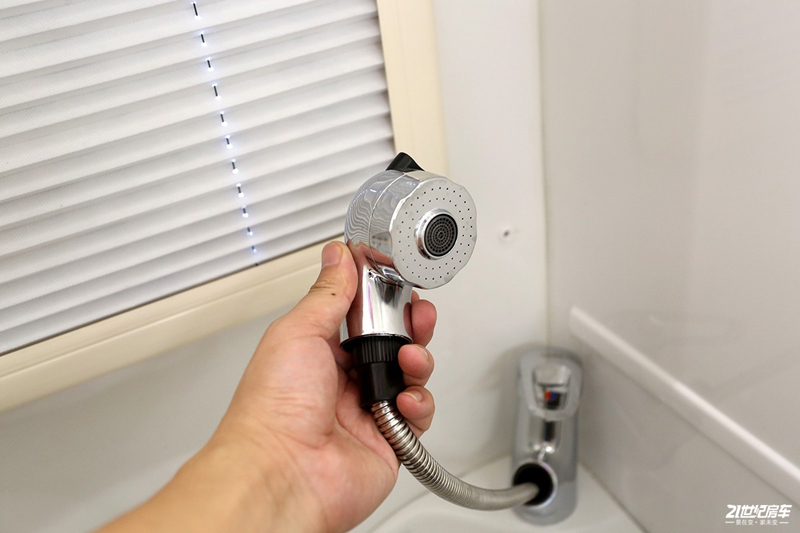 打響第二炮！搶先實拍體驗覽眾自由炮-B皮卡四驅房車