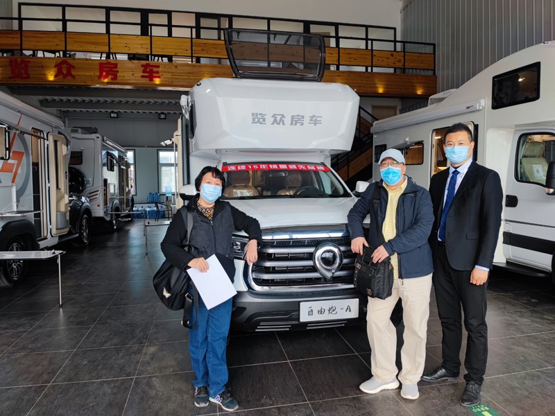 炮營集合，連看自由炮房車