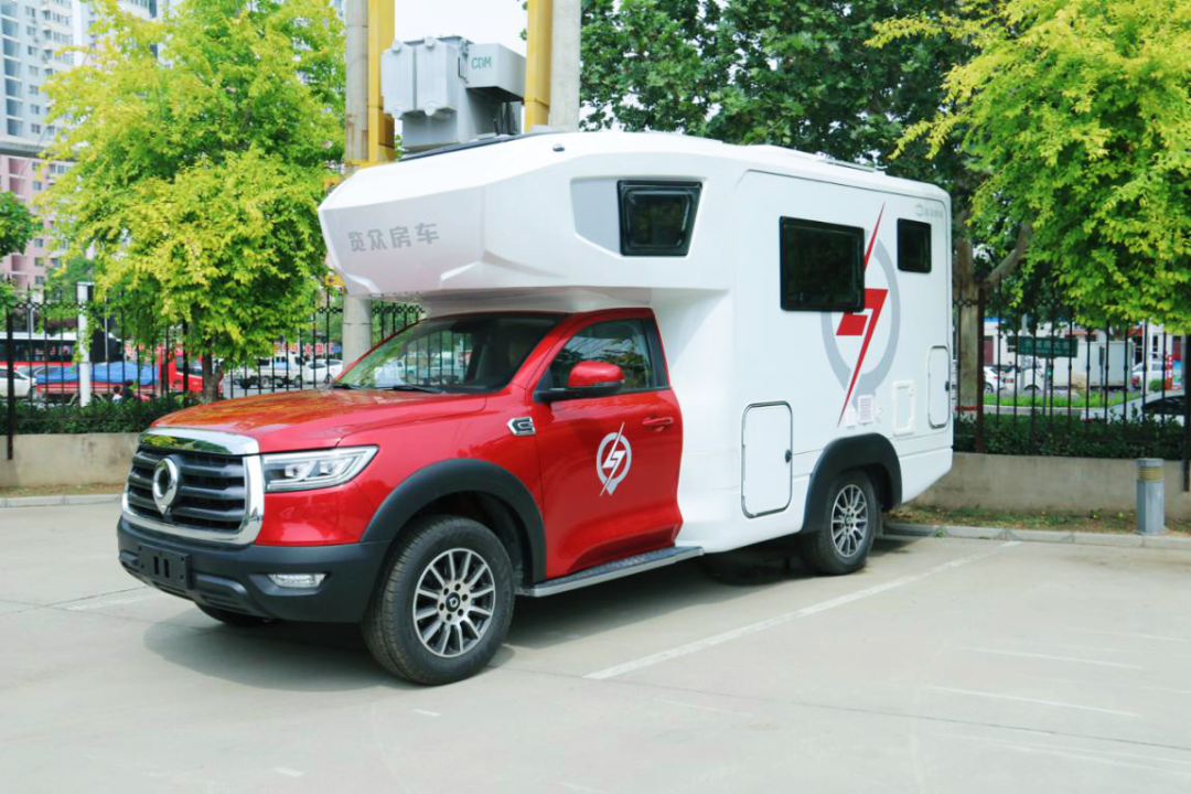 為自由著色！紅、白、藍、棕，你選哪一種？