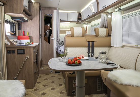 大空間，房車(chē)玩的才舒服